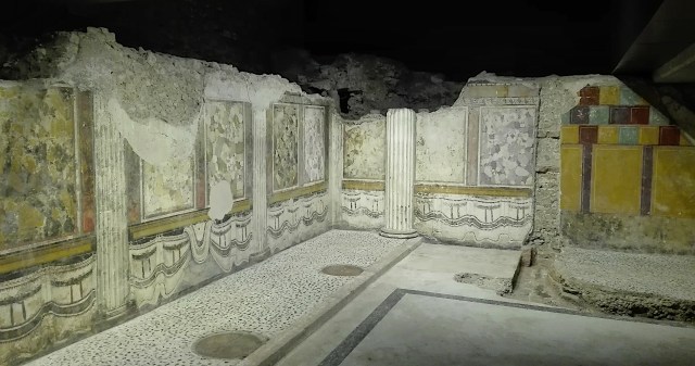 Capitolium, interno, resti di domus romana