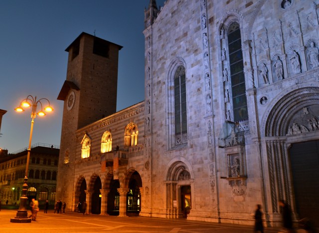 Como, Piazza Duomo