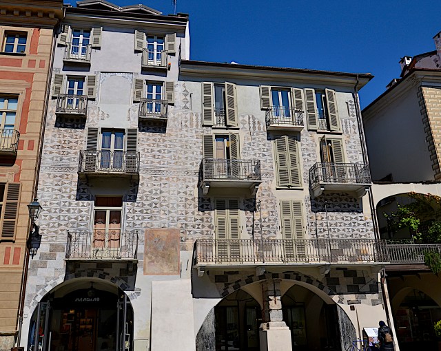 Cuneo-via-roma-casa-tua