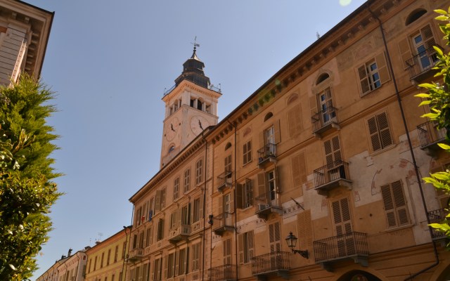 Cuneo-via-roma-torre-civica